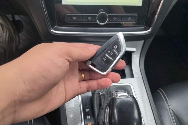 Used Roewe RX5 2016 30T Two-Wheel Drive Automatic Internet Smart Edition Vehicle Key