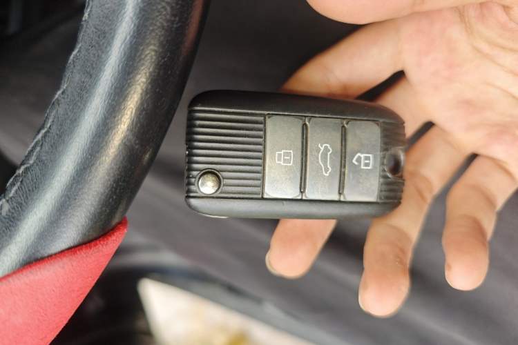 Used Roewe RX5 2016 20T Two-Wheel Drive Automatic Internet Smart Edition Vehicle Key
