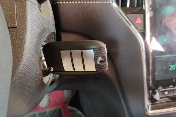 Used Roewe RX5 2016 20T Two-Wheel Drive Manual Transmission Internet Smart Edition Vehicle Key