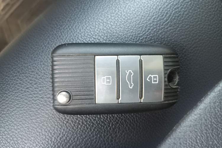 Used Roewe RX5 2016 20T Two-Wheel Drive Automatic Flagship Edition Vehicle Key