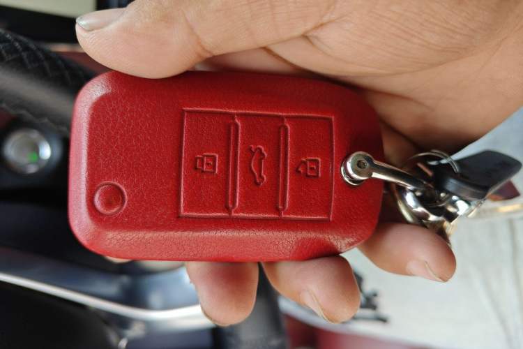 Used Roewe RX5 2016 30T Four-Wheel Drive Automatic Internet Smart Luxury Edition Vehicle Key