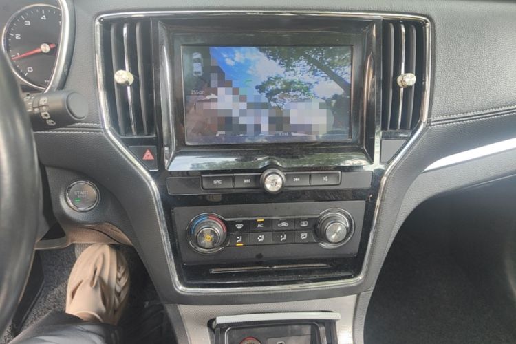 Used Roewe RX5 2016 20T Two-Wheel Drive Automatic Flagship Edition Audio And AC Panel