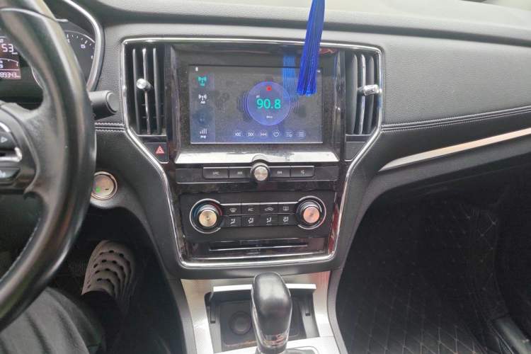 Used Roewe RX5 2016 20T Two-Wheel Drive Automatic Flagship Edition Audio And AC Panel