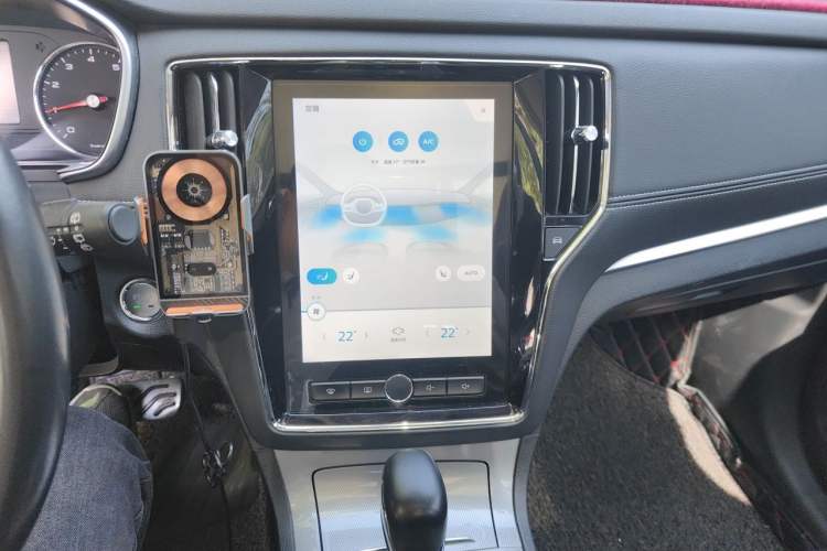 Used Roewe RX5 2016 20T Two-Wheel Drive Automatic Internet Smart Edition Audio And AC Panel