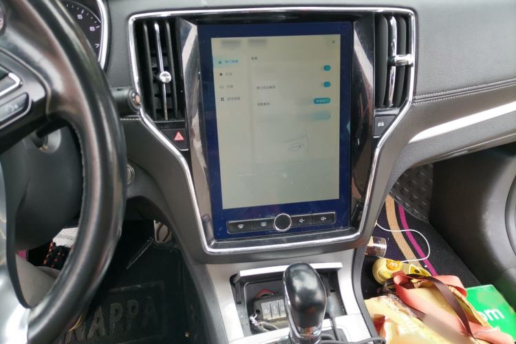 Used Roewe RX5 2016 20T Two-Wheel Drive Automatic Internet Smart Edition Audio And AC Panel