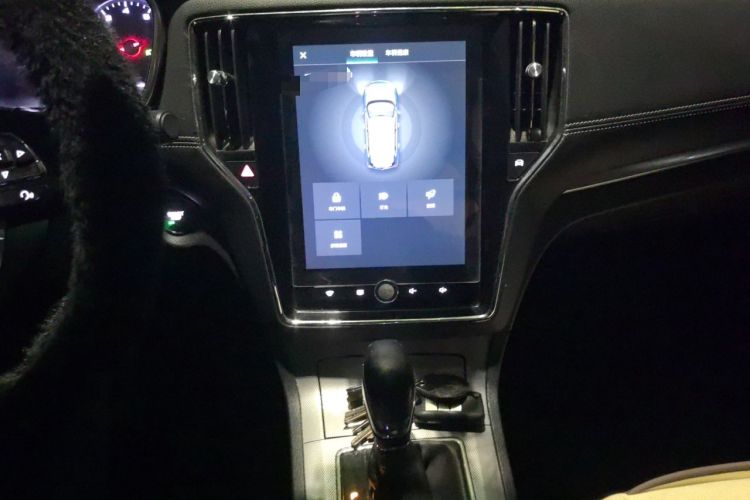 Used Roewe RX5 2016 20T Two-Wheel Drive Automatic Internet Smart Edition Audio And AC Panel