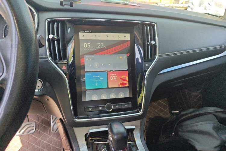 Used Roewe RX5 2016 20T Two-Wheel Drive Automatic Internet Smart Edition Audio And AC Panel