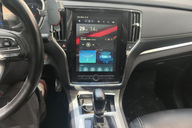 Used Roewe RX5 2016 20T Two-Wheel Drive Automatic Internet Smart Edition Audio And AC Panel