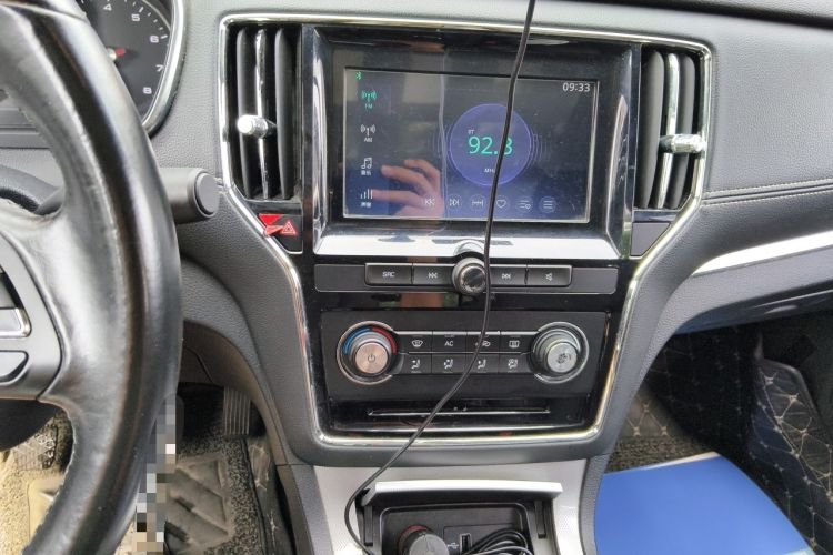 Used Roewe RX5 2016 20T Two-Wheel Drive Manual Flagship Edition Audio And AC Panel