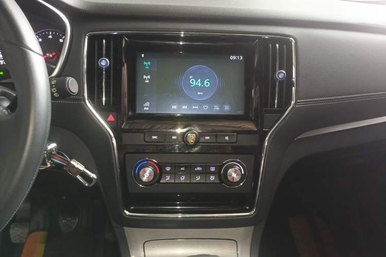 Used Roewe RX5 2016 20T Two-Wheel Drive Manual Flagship Edition Audio And AC Panel