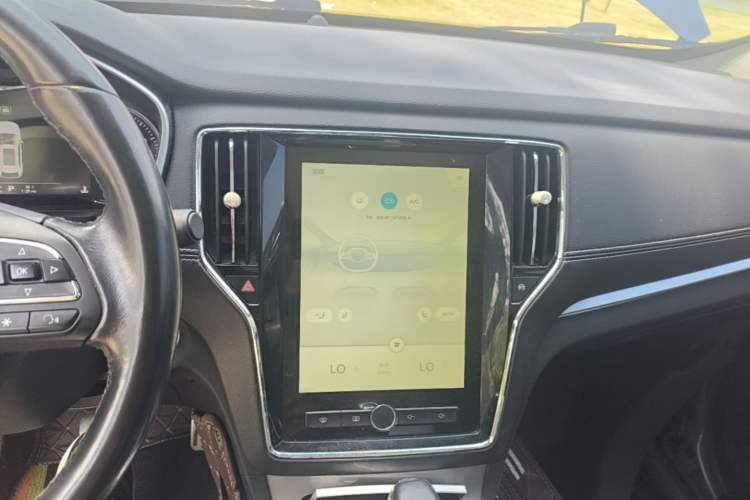 Used Roewe RX5 2016 30T Two-Wheel Drive Automatic Internet Smart Edition Audio And AC Panel