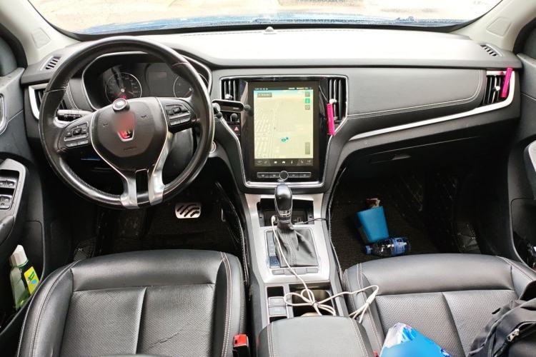 Used Roewe RX5 2016 20T Two-Wheel Drive Automatic Internet Smart Edition Center Console