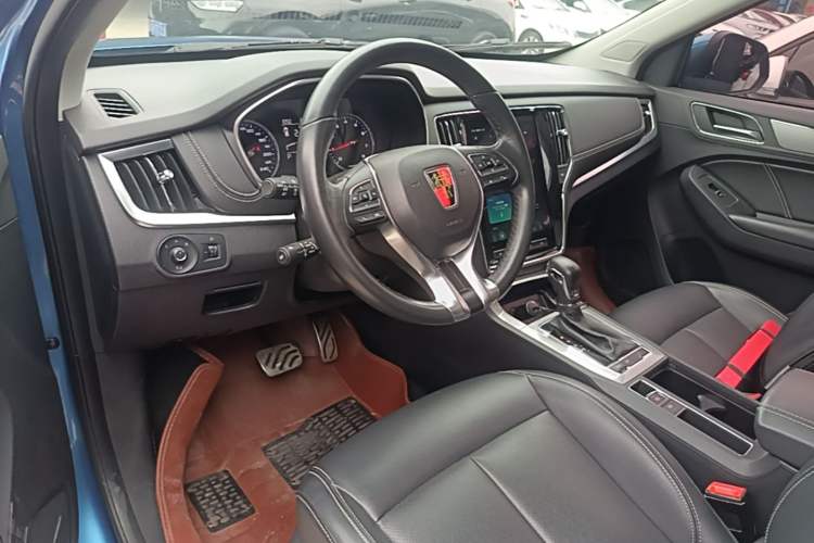 Used Roewe RX5 2016 20T Two-Wheel Drive Automatic Internet Smart Edition Center Console