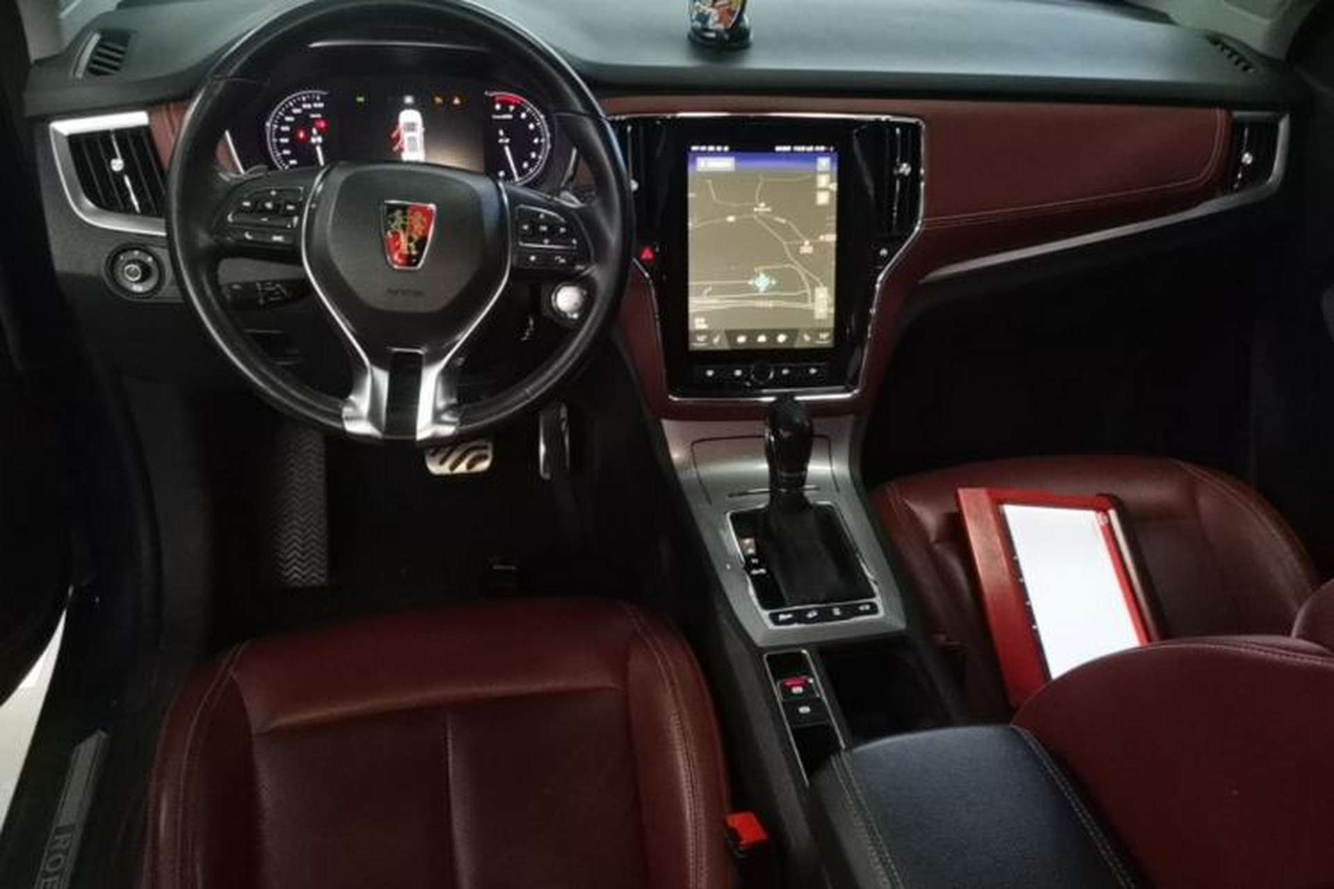 Used Roewe RX5 2016 30T Four-Wheel Drive Automatic Internet Smart Luxury Edition Center Console