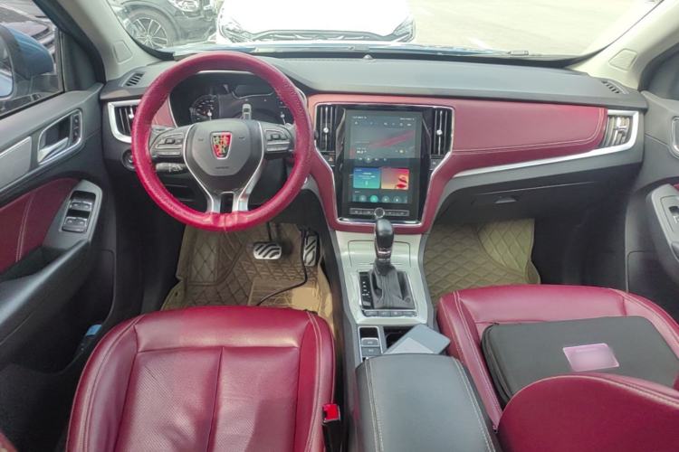 Used Roewe RX5 2016 30T Four-Wheel Drive Automatic Internet Smart Luxury Edition Center Console