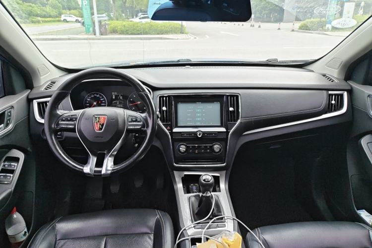 Used Roewe RX5 2016 20T Two-Wheel Drive Manual Flagship Edition Center Console