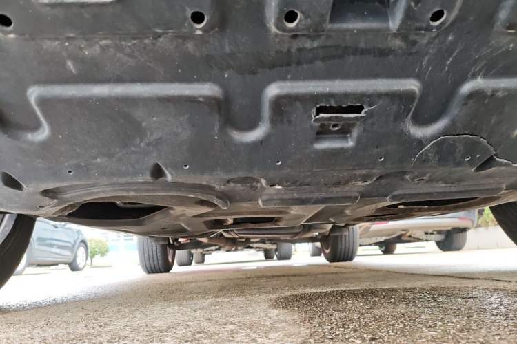 Used Roewe RX5 2016 20T Two-Wheel Drive Automatic Internet Smart Edition Chassis Front
