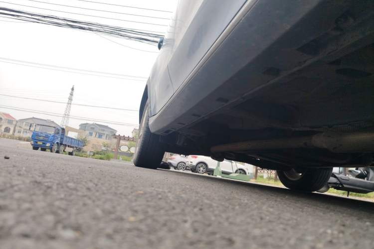 Used Roewe RX5 2016 20T Two-Wheel Drive Manual Flagship Edition Chassis Front Right