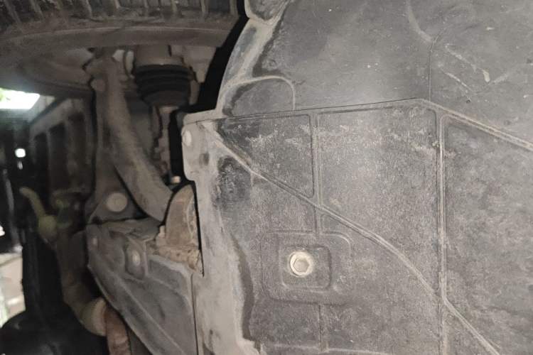 Used Roewe RX5 2016 20T Two-Wheel Drive Manual Flagship Edition Chassis Front Right