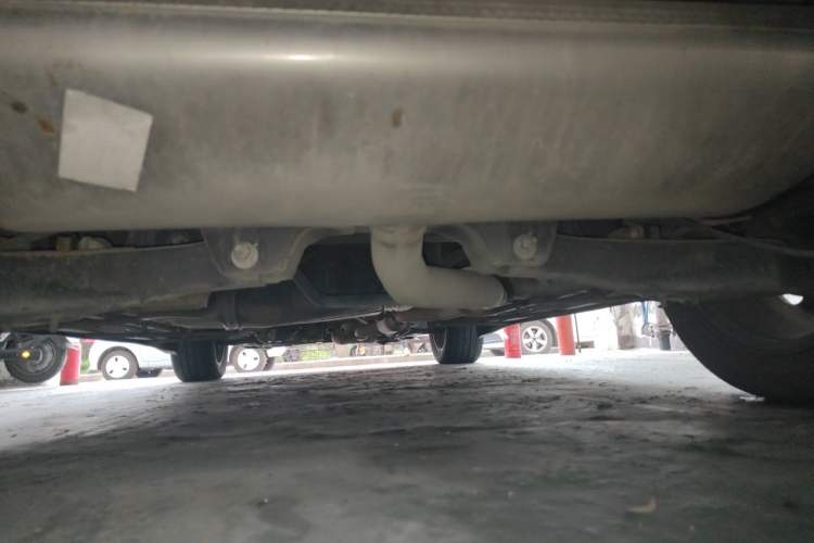 Used Roewe RX5 2016 20T Two-Wheel Drive Automatic Internet Smart Edition Chassis Rear
