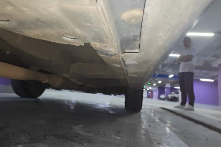 Used Roewe RX5 2016 20T Two-Wheel Drive Manual Flagship Edition Chassis Rear Right
