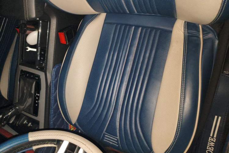 Used Roewe RX5 2016 30T Four-Wheel Drive Automatic Internet Smart Luxury Edition Driver Seat
