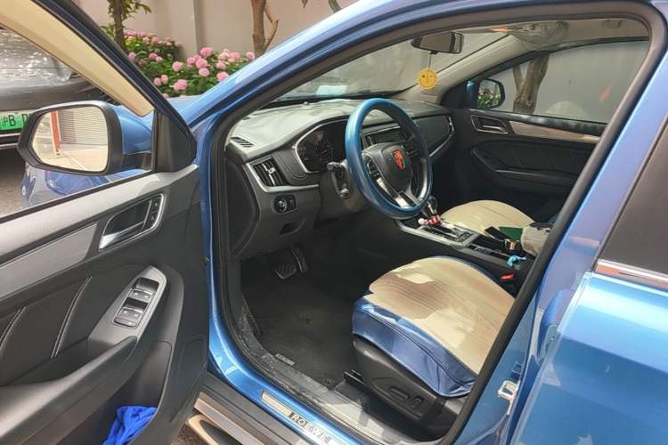 Used Roewe RX5 2016 20T Two-Wheel Drive Automatic Internet Smart Edition Driver Seat