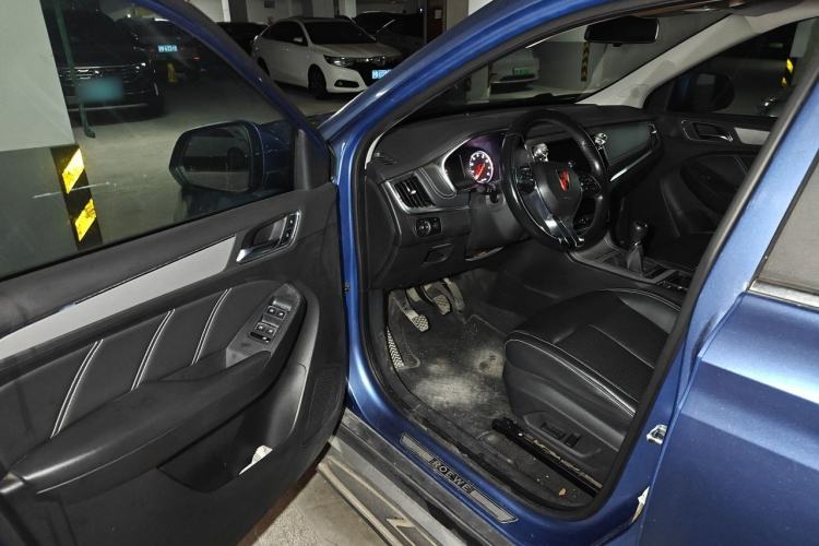 Used Roewe RX5 2016 20T Two-Wheel Drive Manual Transmission Internet Smart Edition Driver Seat