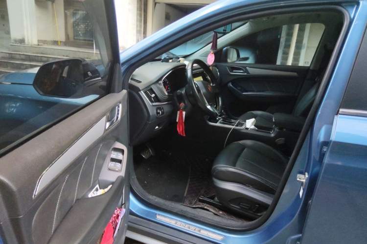 Used Roewe RX5 2016 20T Two-Wheel Drive Automatic Internet Smart Edition Driver Seat