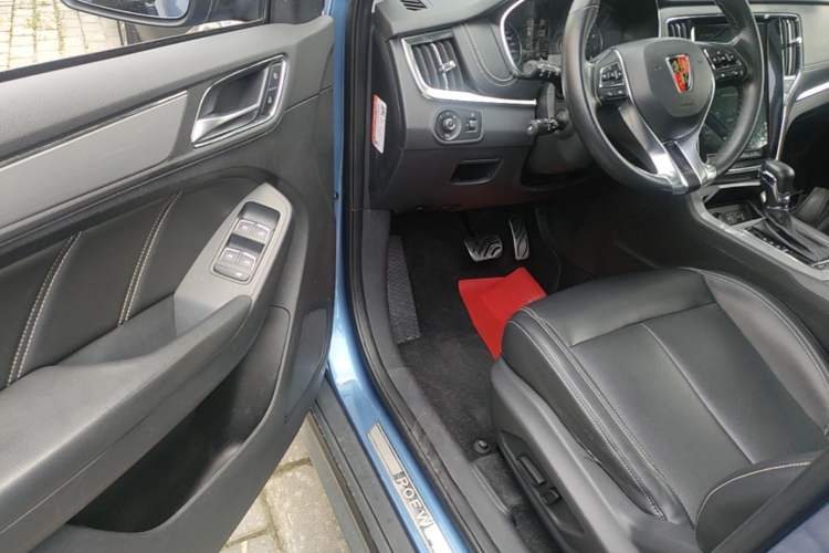 Used Roewe RX5 2016 20T Two-Wheel Drive Automatic Internet Smart Edition Driver Seat