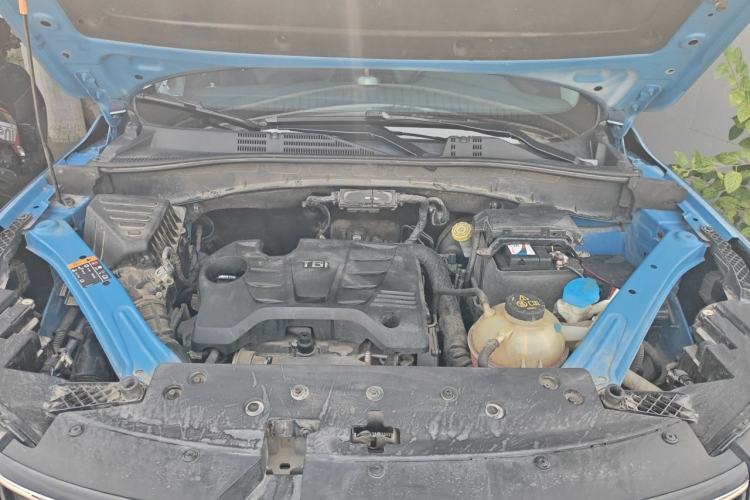Used Roewe RX5 2016 20T Two-Wheel Drive Automatic Internet Smart Edition Engine Bay
