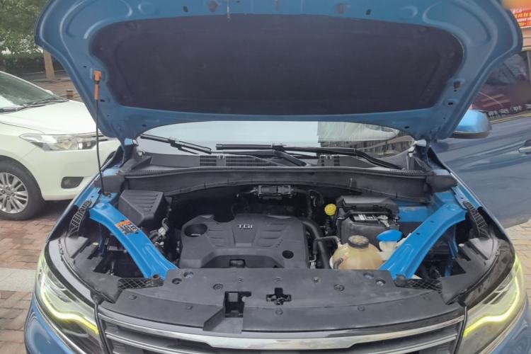 Used Roewe RX5 2016 20T Two-Wheel Drive Automatic Internet Smart Edition Engine Bay
