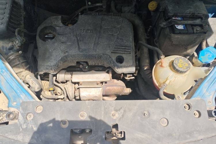 Used Roewe RX5 2016 20T Two-Wheel Drive Automatic Flagship Edition Engine Bay