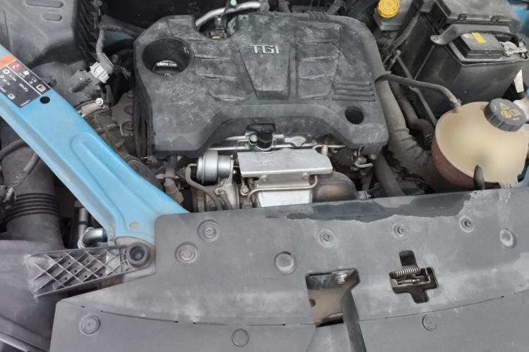 Used Roewe RX5 2016 20T Two-Wheel Drive Automatic Internet Smart Edition Engine Bay