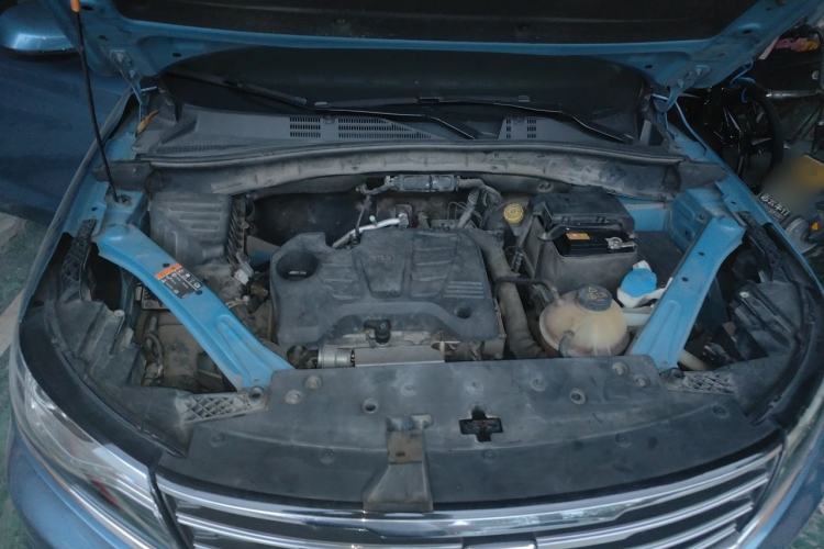 Used Roewe RX5 2016 20T Two-Wheel Drive Automatic Internet Smart Edition Engine Bay