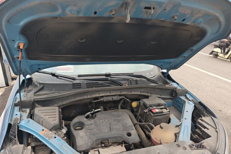 Used Roewe RX5 2016 20T Two-Wheel Drive Automatic Flagship Edition Engine Bay