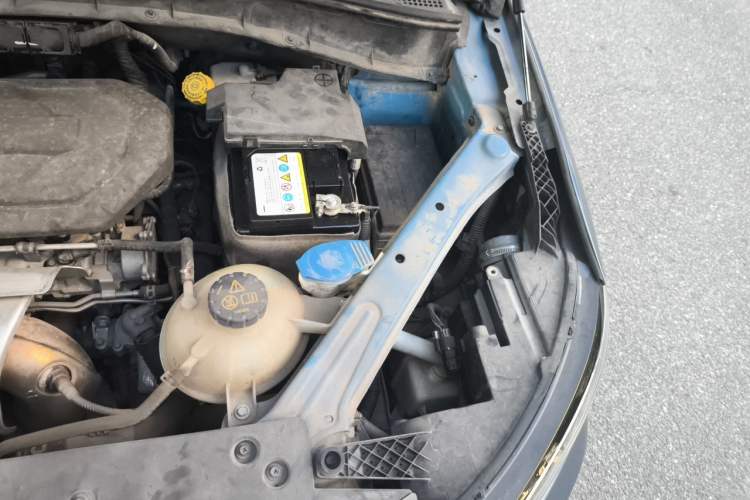Used Roewe RX5 2016 30T Two-Wheel Drive Automatic Internet Smart Edition Engine Bay Left