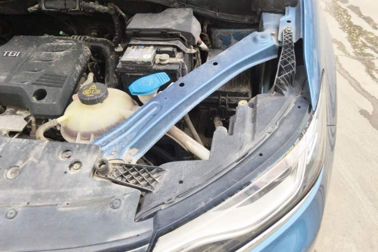 Used Roewe RX5 2016 20T Two-Wheel Drive Automatic Internet Smart Edition Engine Bay Left