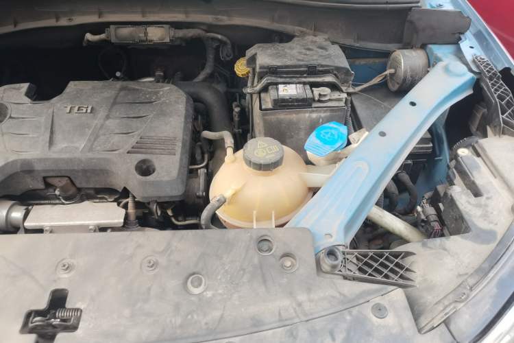 Used Roewe RX5 2016 20T Two-Wheel Drive Automatic Internet Smart Edition Engine Bay Left