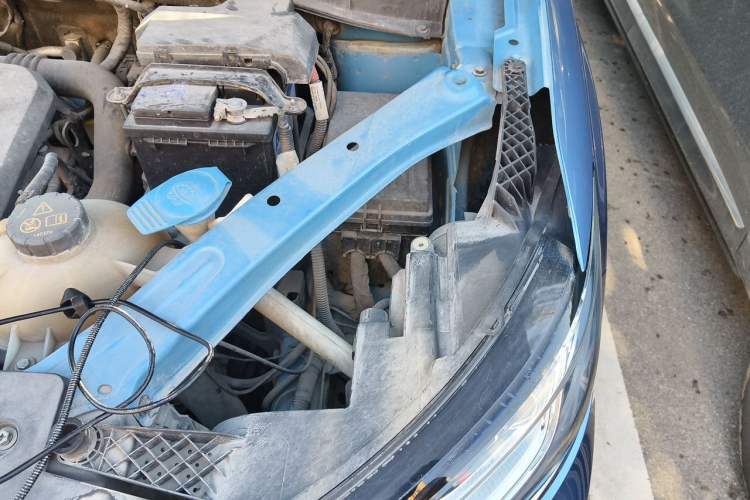 Used Roewe RX5 2016 20T Two-Wheel Drive Automatic Flagship Edition Engine Bay Left