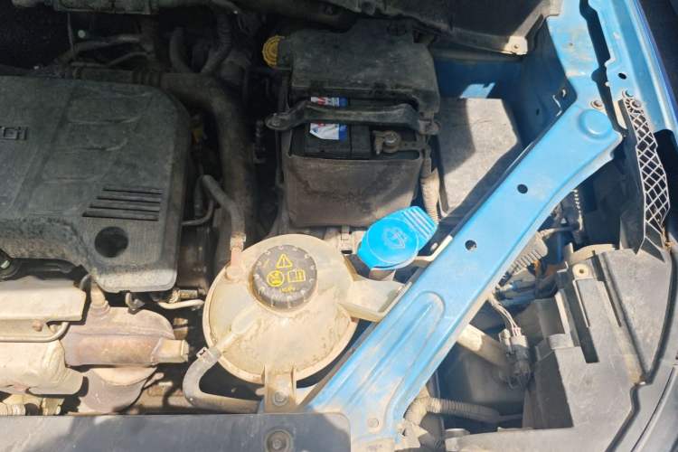 Used Roewe RX5 2016 20T Two-Wheel Drive Automatic Flagship Edition Engine Bay Left