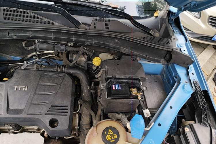 Used Roewe RX5 2016 20T Two-Wheel Drive Automatic Flagship Edition Engine Bay Left