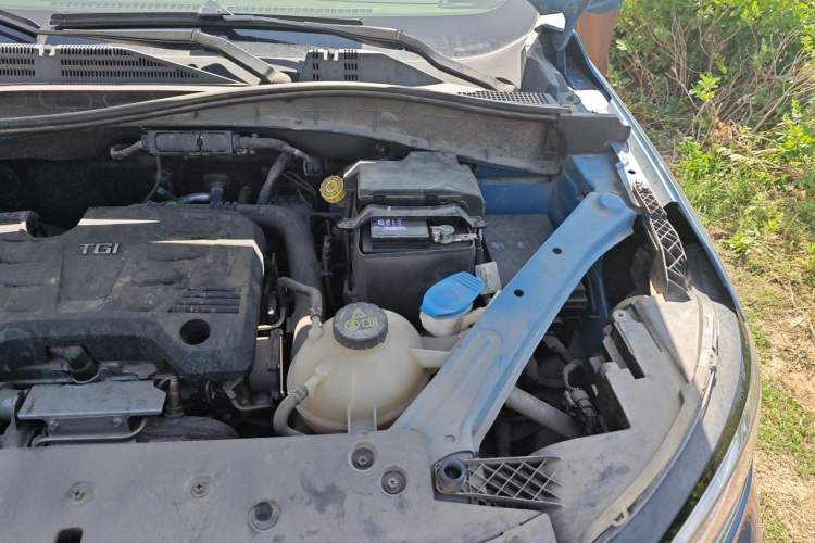 Used Roewe RX5 2016 20T Two-Wheel Drive Automatic Internet Smart Edition Engine Bay Left