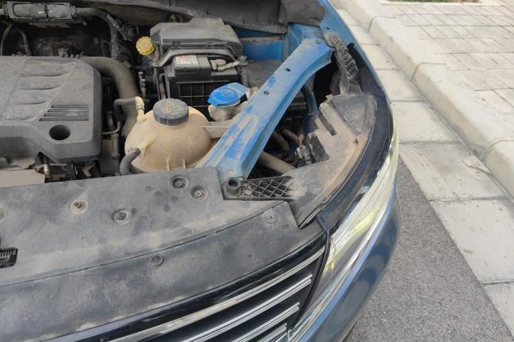 Used Roewe RX5 2016 20T Two-Wheel Drive Automatic Internet Smart Edition Engine Bay Left