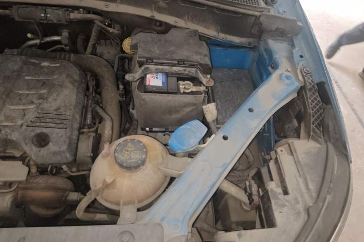 Used Roewe RX5 2016 20T Two-Wheel Drive Automatic Internet Smart Edition Engine Bay Left