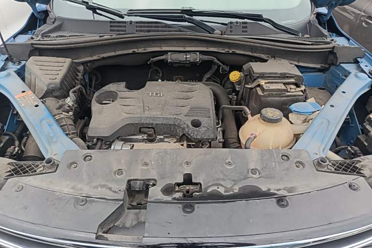 Used Roewe RX5 2016 20T Two-Wheel Drive Automatic Internet Smart Edition Engine Bay