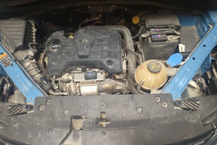 Used Roewe RX5 2016 20T Two-Wheel Drive Manual Flagship Edition Engine Bay