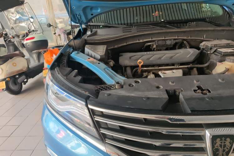 Used Roewe RX5 2016 30T Two-Wheel Drive Automatic Internet Smart Edition Engine Bay Right