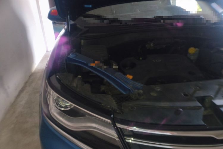 Used Roewe RX5 2016 20T Two-Wheel Drive Automatic Internet Smart Edition Engine Bay Right