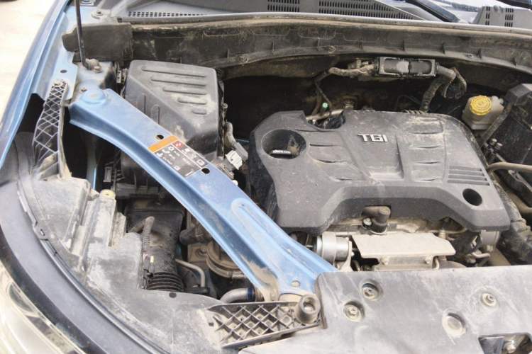 Used Roewe RX5 2016 20T Two-Wheel Drive Automatic Internet Smart Edition Engine Bay Right